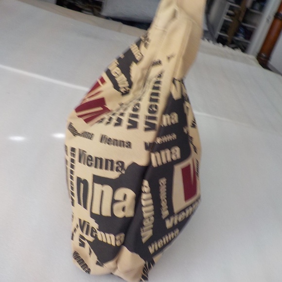 Vienna Tan Canvas Tote Bag NWOT - Picture 4 of 8